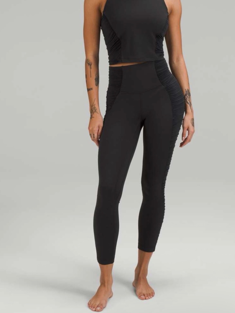 Lululemon Align High-Rise Pant 25" *Ruched
Black - Size 2